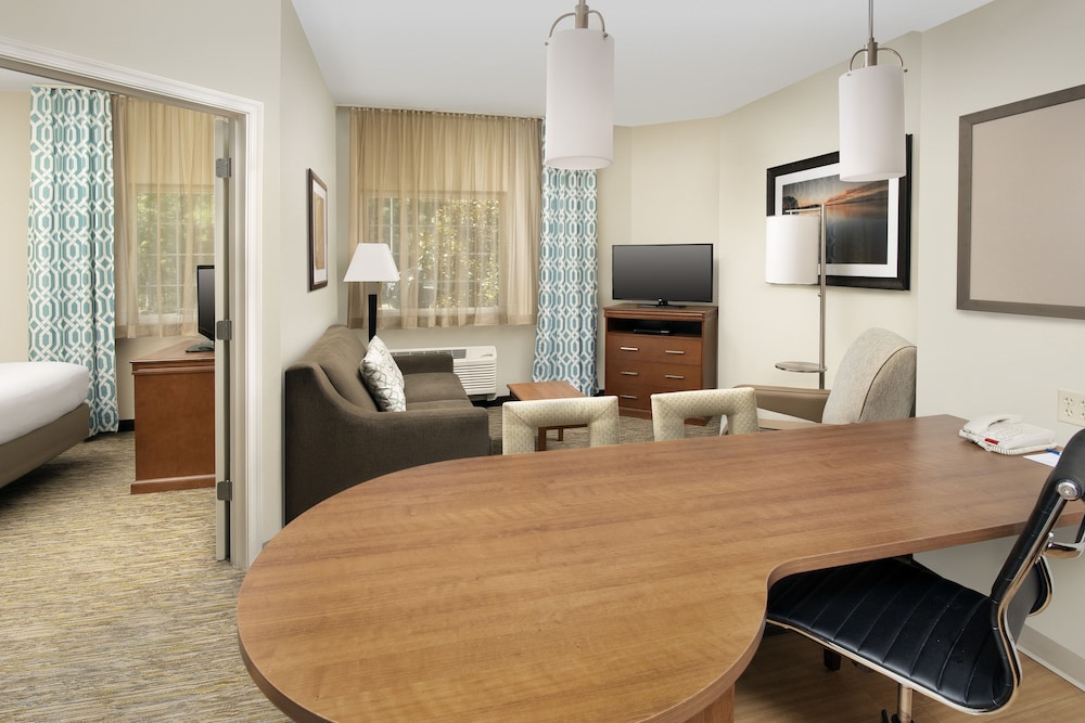 CANDLEWOOD SUITES BLUFFTON - HILTON HEAD 55/73
