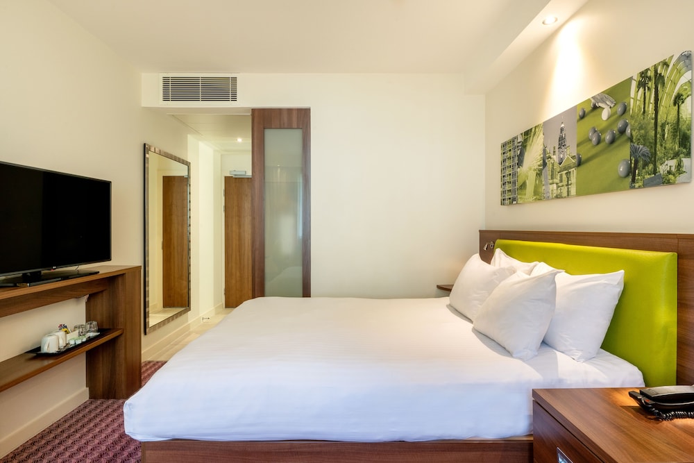 Hampton By Hilton Sheffield 14/56