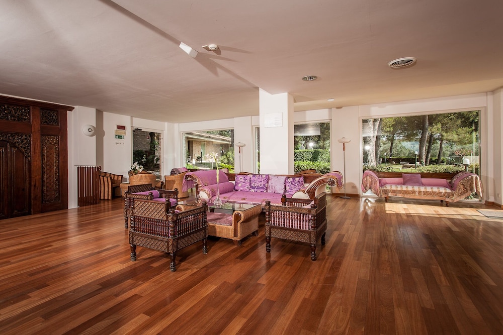 FINIS AFRICAE COUNTRY HOUSE 35/56