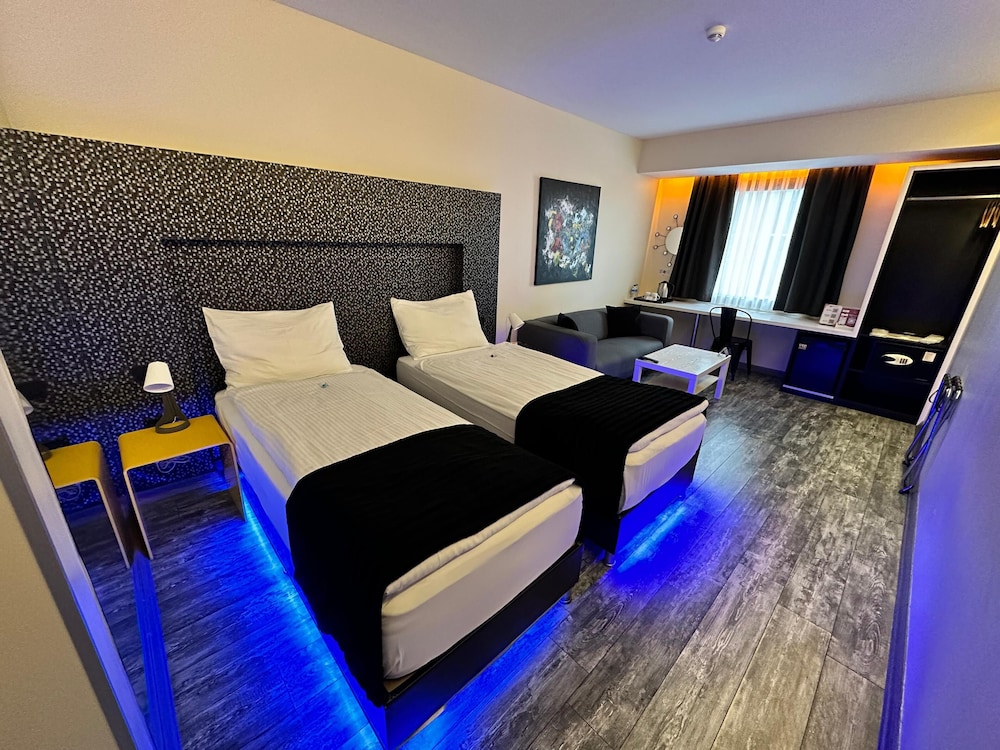 STANDARD, TWIN BEDS