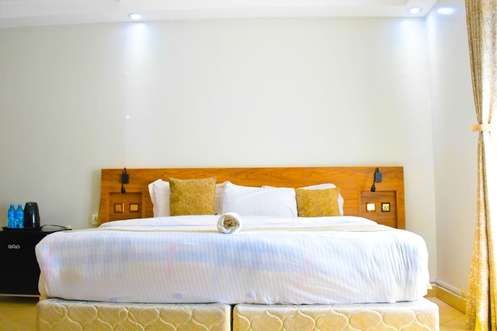 Jewelstone Hotel 14/69