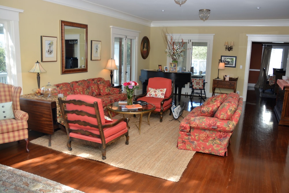 Arroyo Vista Inn 52/72