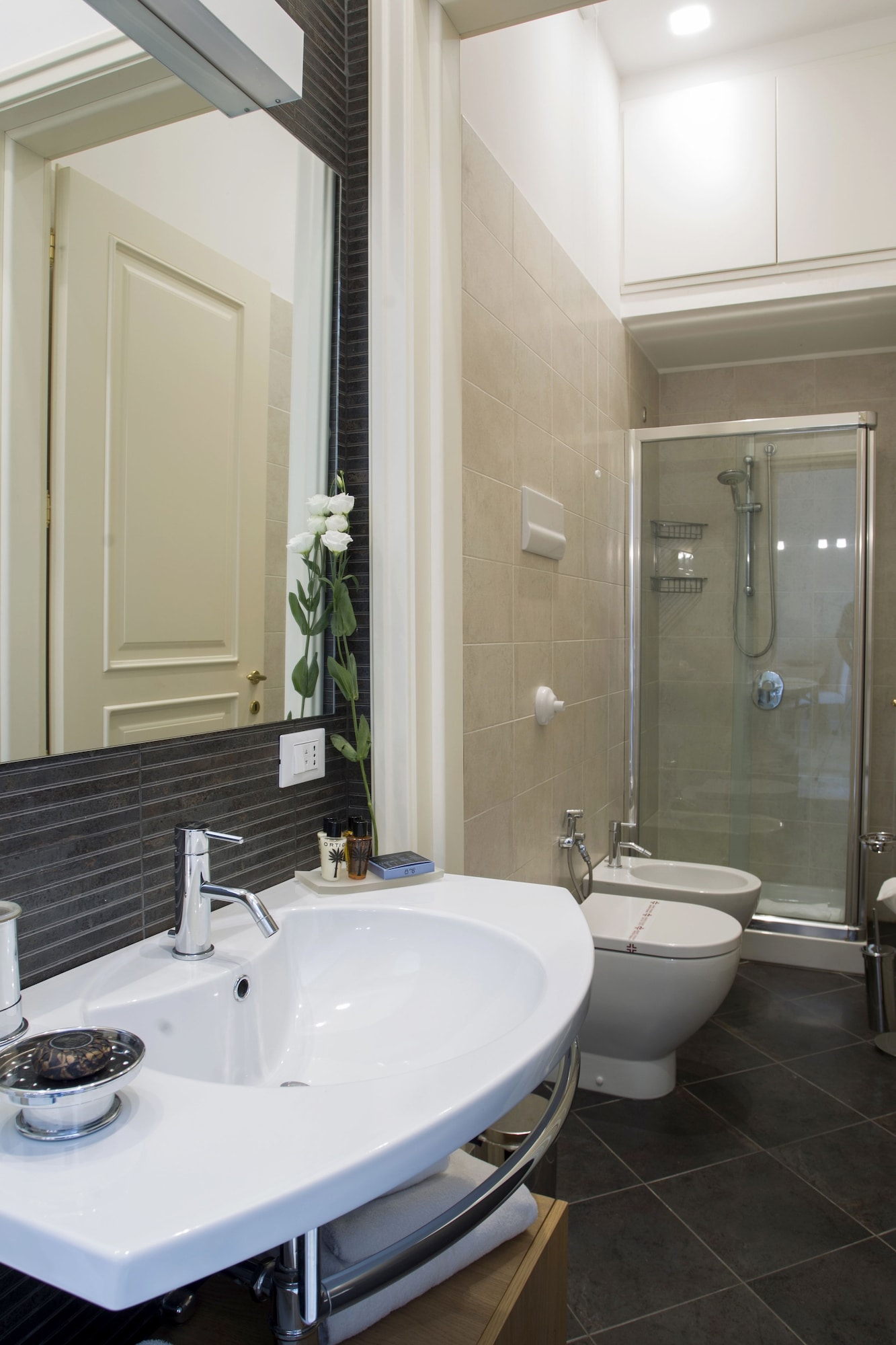 Suite, Queen Bed