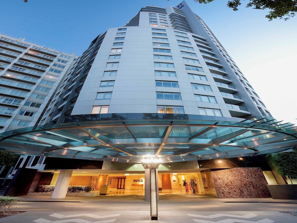 Quay West Suites Melbourne 2/81