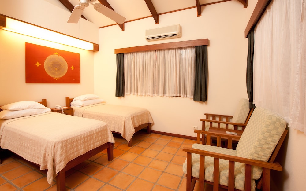 Hotel Capitan Suizo 32/75