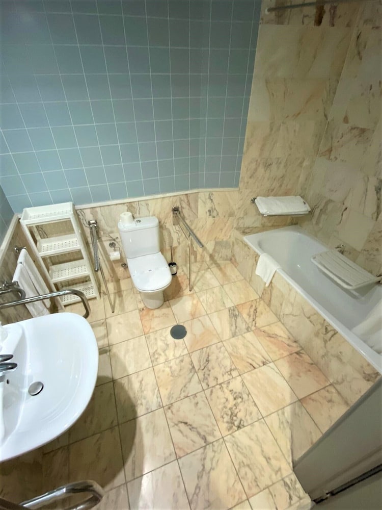 Apulia Praia Hotel 46/50