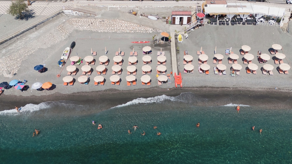 Donna Rosa Hotel 2/50