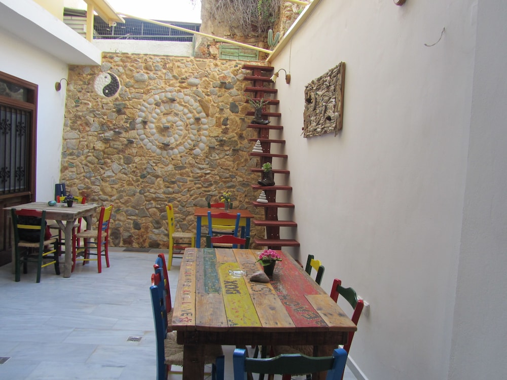 Poco Loco Hotel 31/50