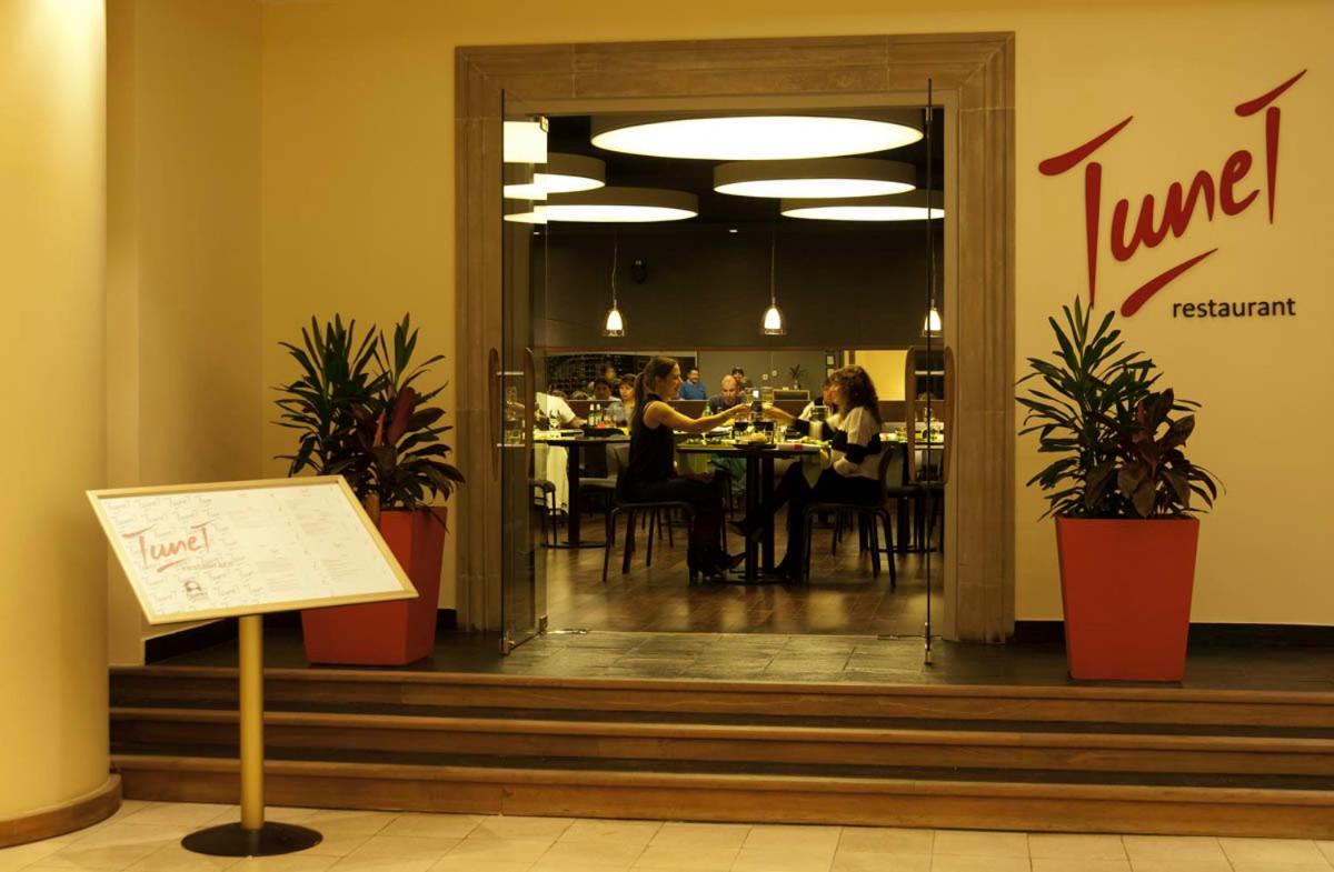 Austral Express Hotel 38/49