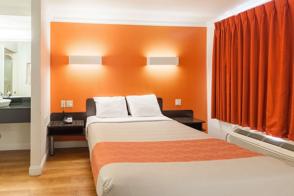 Motel6 Auburn, CA 23/60