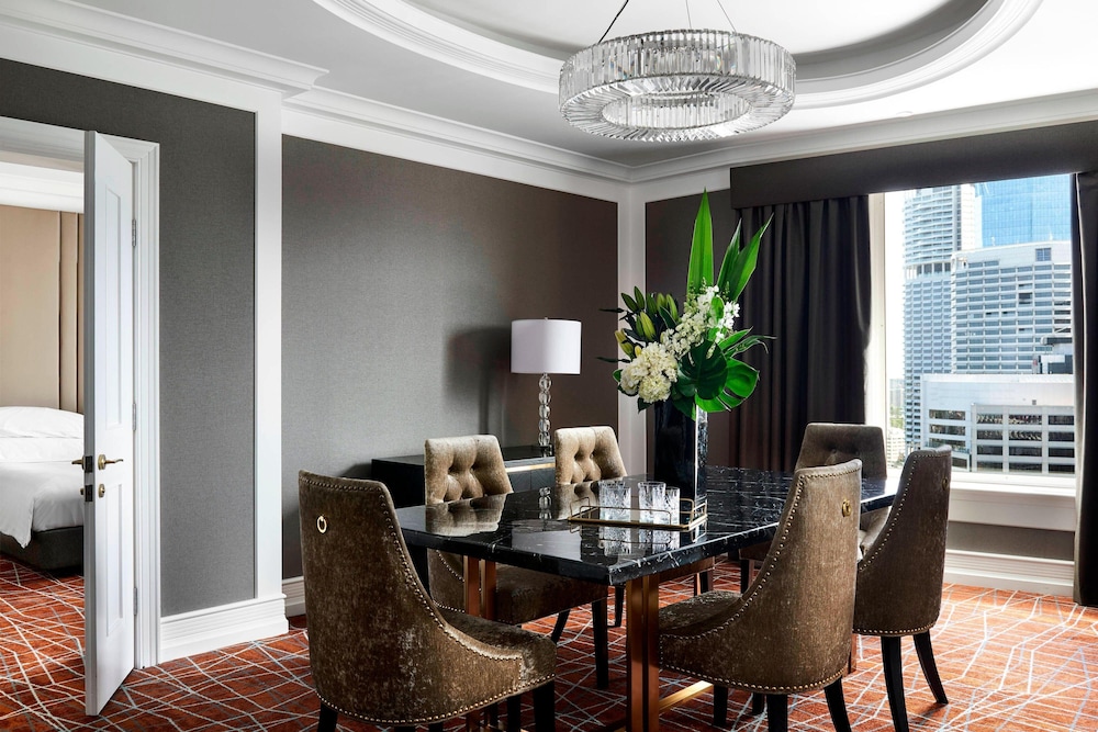 BRISBANE MARRIOTT HOTEL 49/57