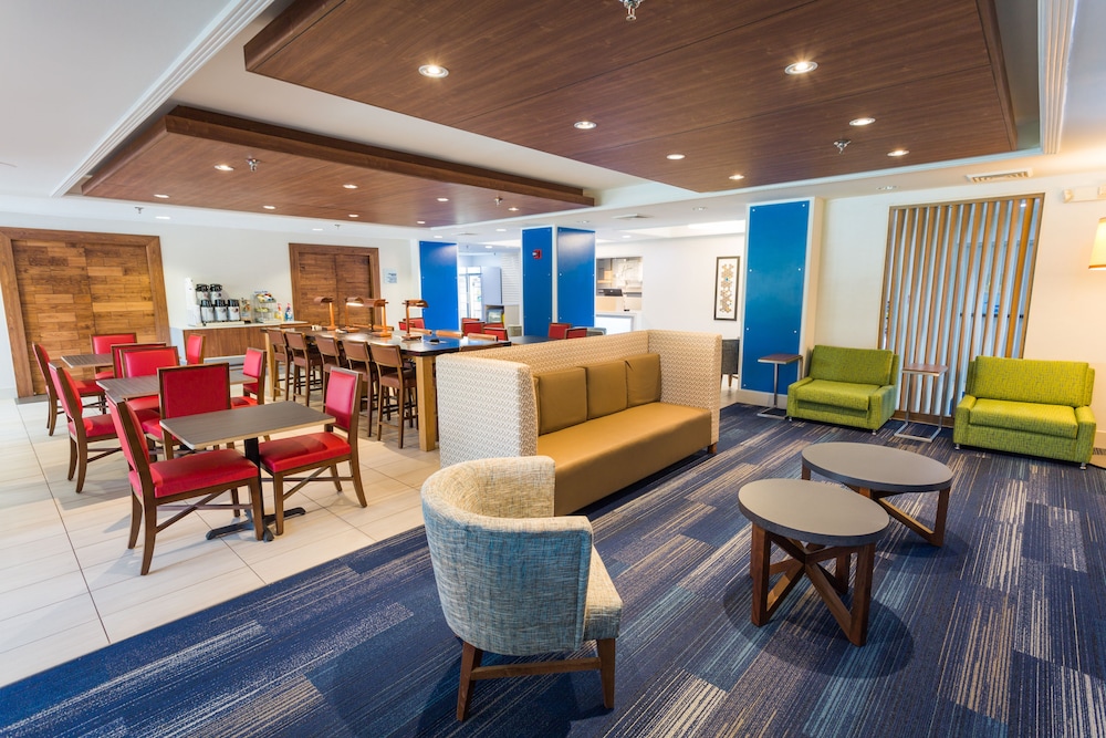 Holiday Inn Express Hotel And Suites Wilmington University Center 12/62