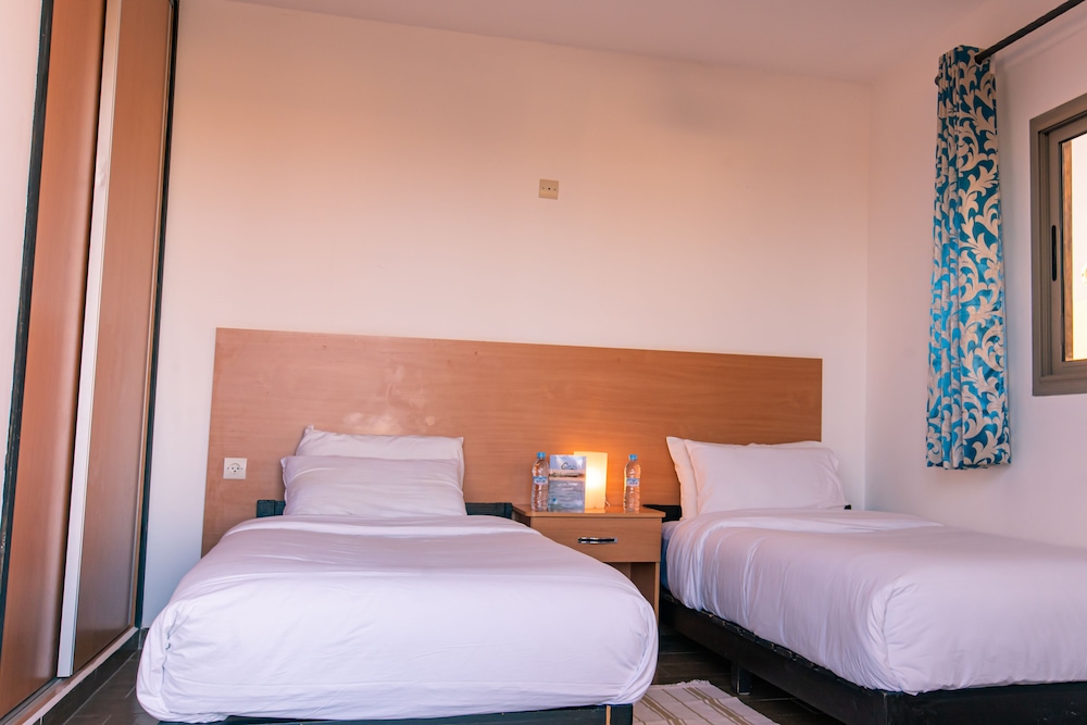 HOTEL DAKHLA CAMP 4/50