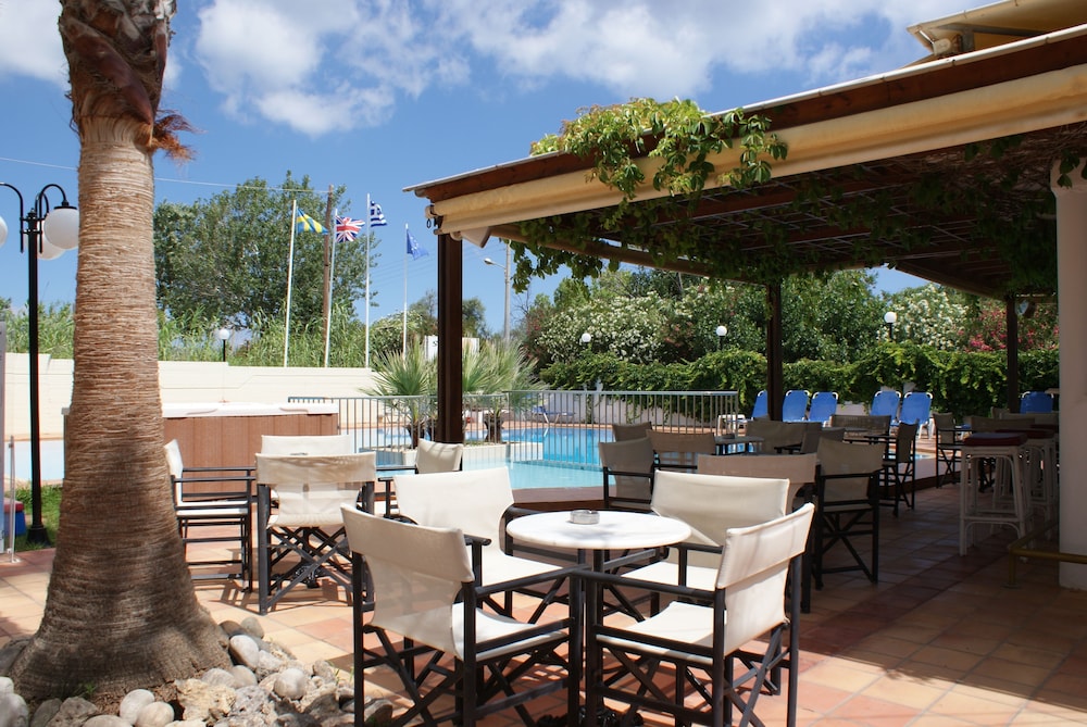 SUNNY SUITES 43/51