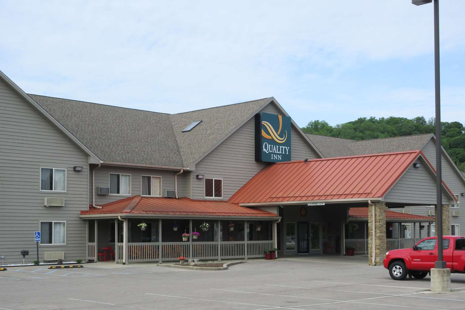 Quality Inn Nashville Bloomington 3/47