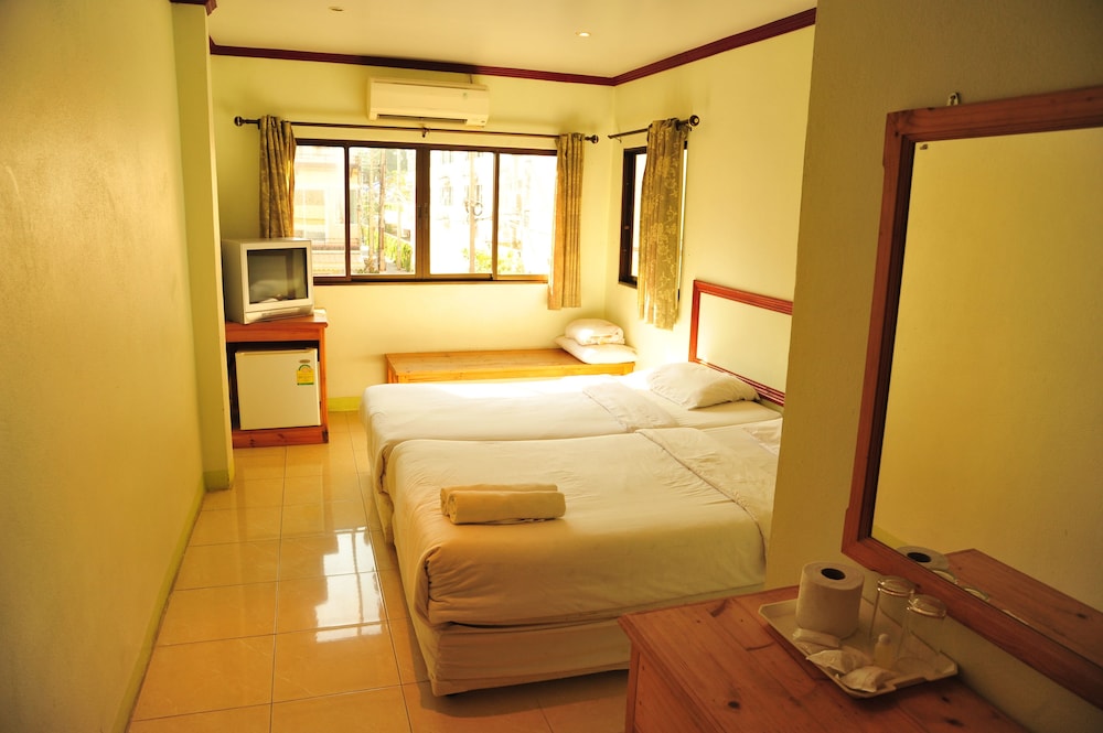 Magic House Hostel 10/22