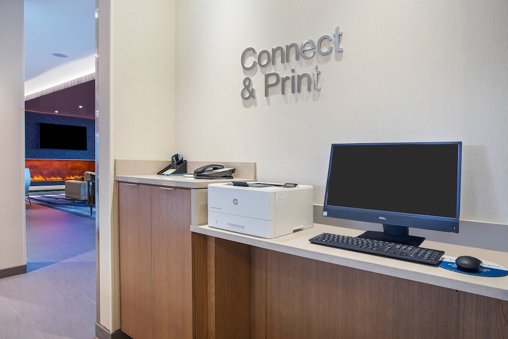 Fairfield Inn & Suites By Marriott Pigeon Forge 38/46
