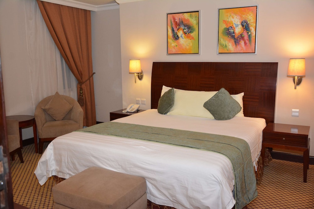 فندق جولدن توليب الخبر كورنيش(Golden Tulip Al Khobar) 30/81