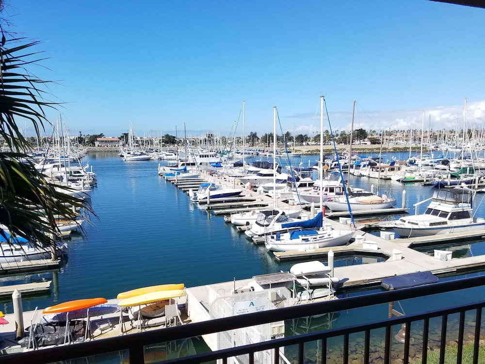 Hampton Inn Channel Islands Harbor 23/65