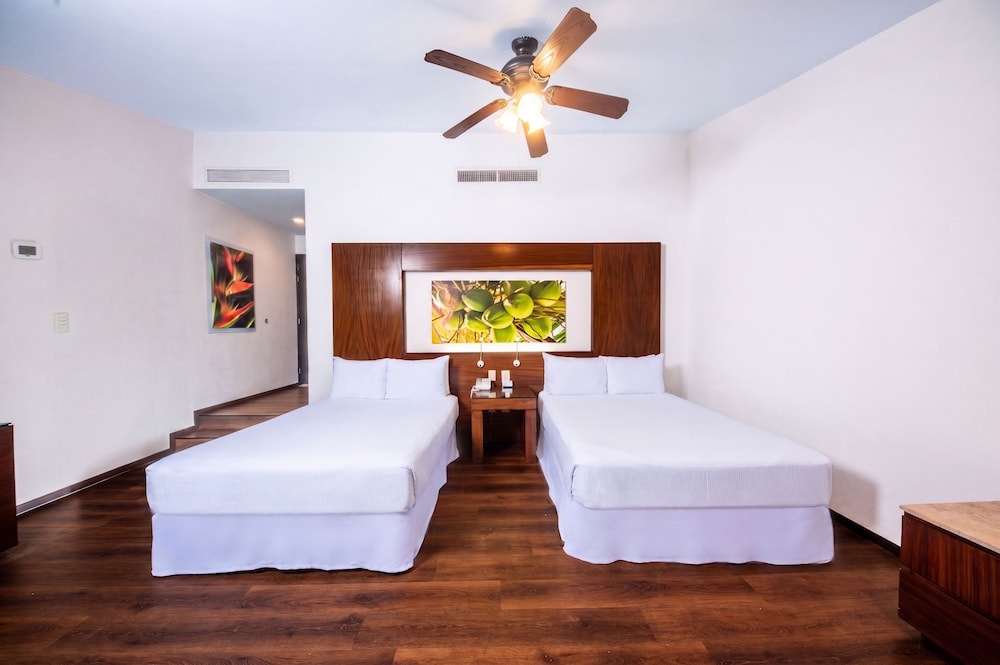 Deluxe Ocean View 2 Doubles