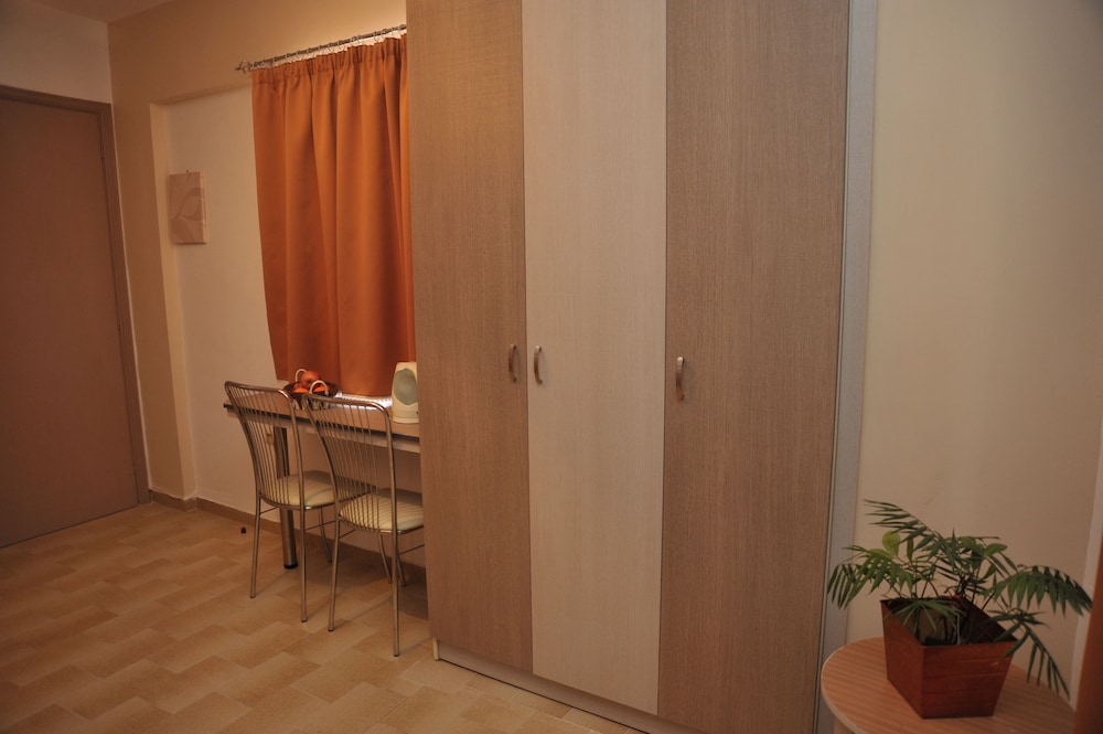Takis Hotel 23/35