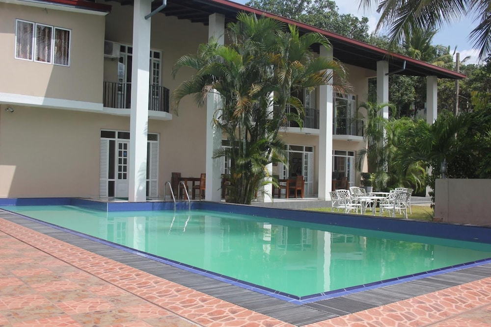 Grand 7 Hotel Thalawathugoda (ex Seven Eleven Hotel) 6/43