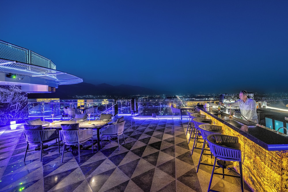 Movenpick Hotel Centaurus 59/62