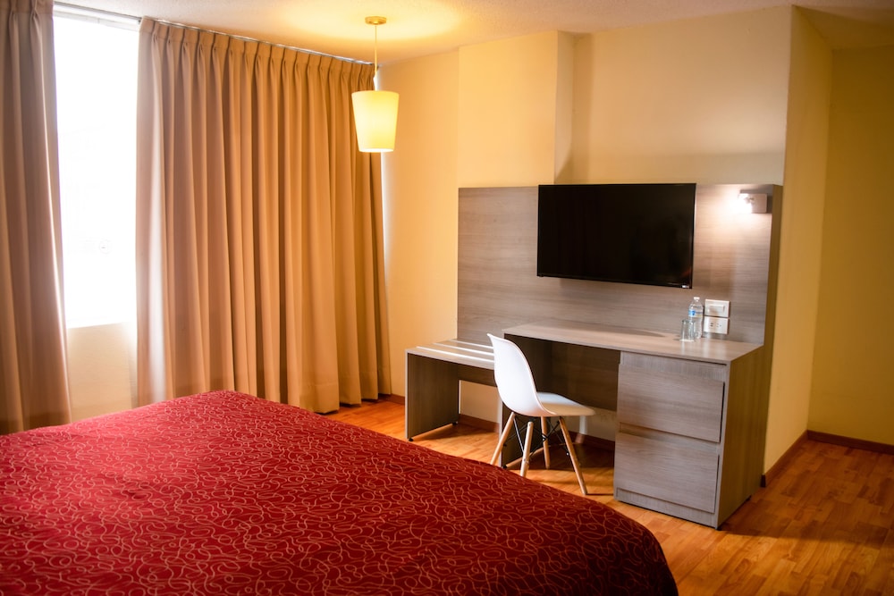 Hotel Del Angel 53/57