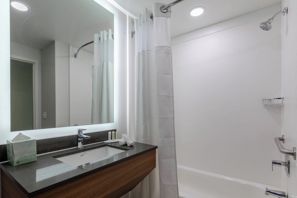 غرفة بسرير كينج لذوي الإعاقة، Fairfield Inn & Suites By Marriott Atlanta Stonecrest 2/3