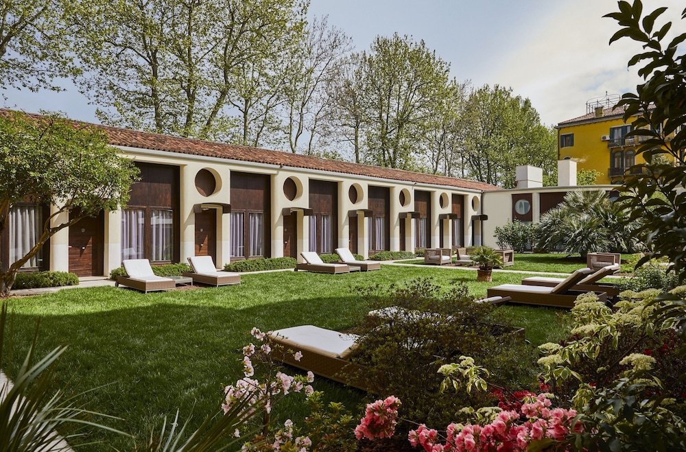 Hotel Indigo Venice Sant Elena in VENICE