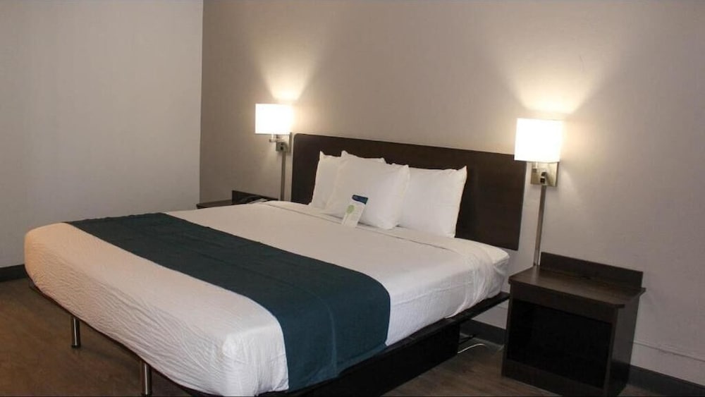 Motel6 Tucson, AZ- Downtown 30/53