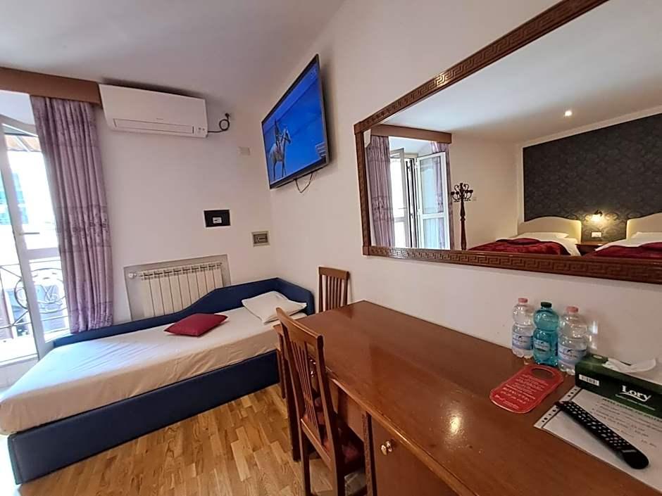 Hotel Fenicia 6/49