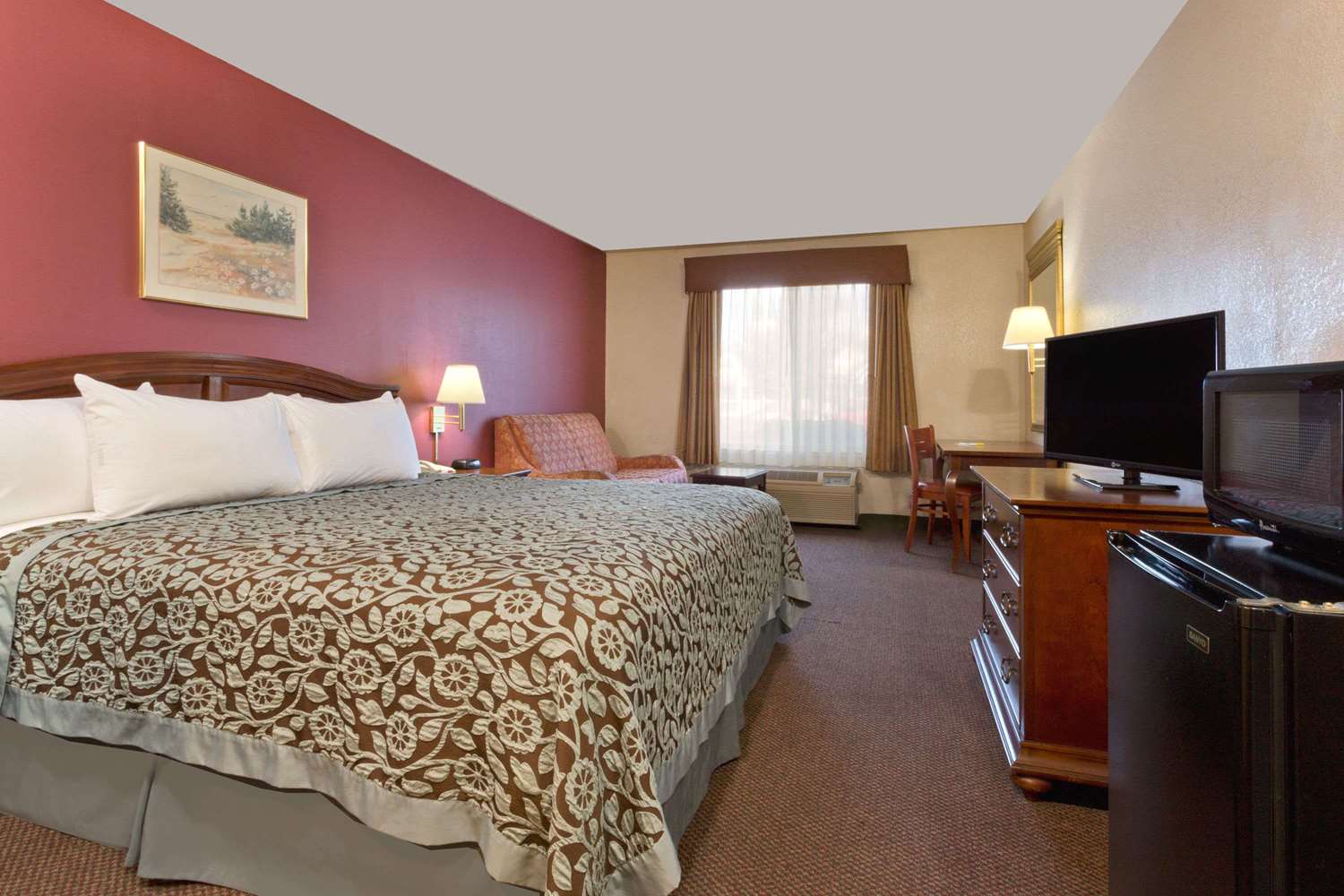 Days Inn by Wyndham Lathrop 13/37