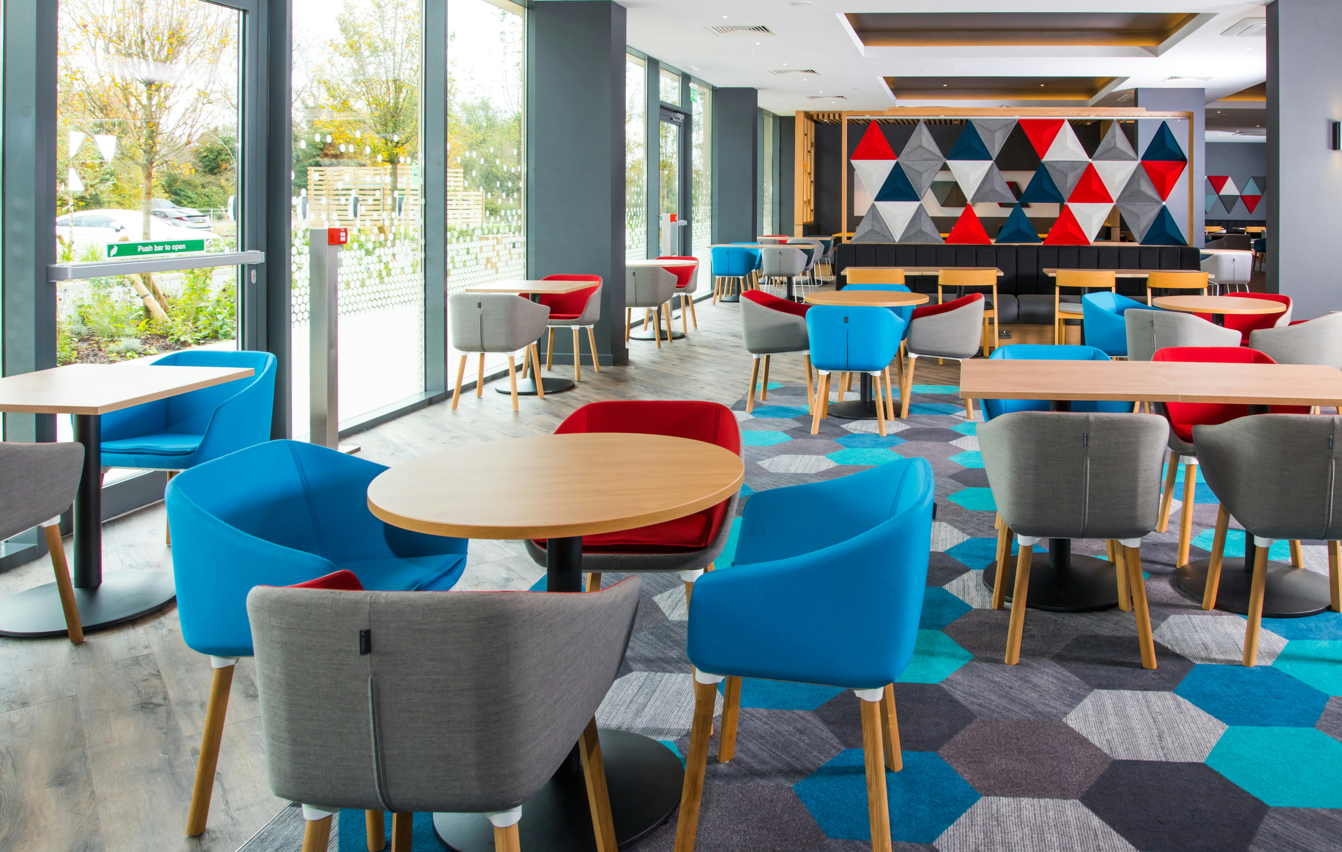 Holiday Inn Express Bicester 30/49