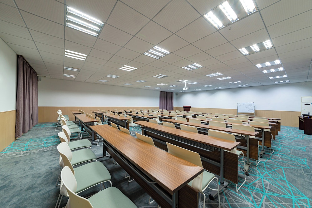 Trendy Romantic Hotel International Guangzhou Baoneng Performing Arts Center Science City 41/50