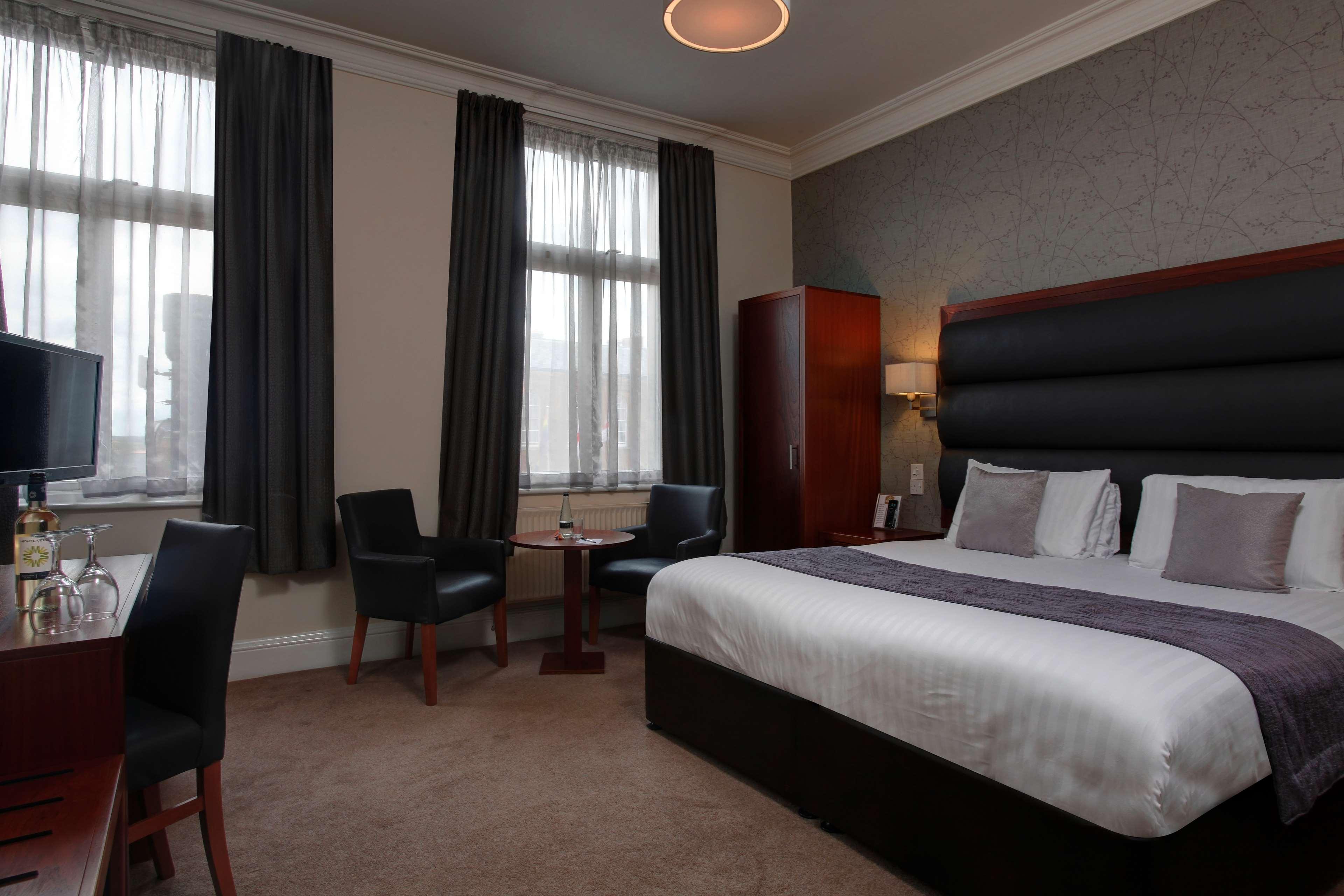 The Lion Hotel 11/45