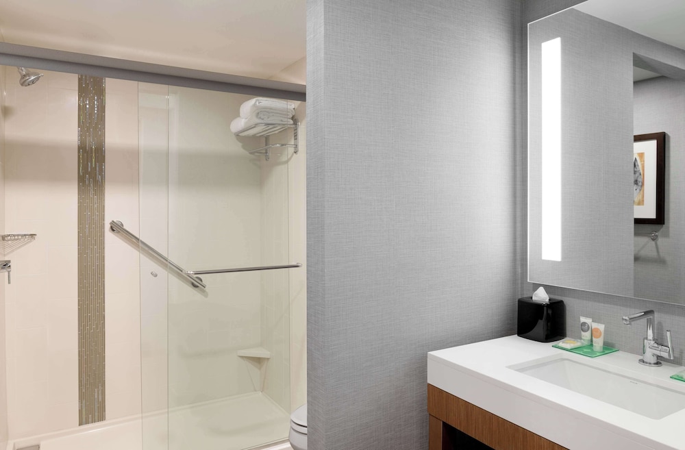 Hyatt Place Pasadena 65/66