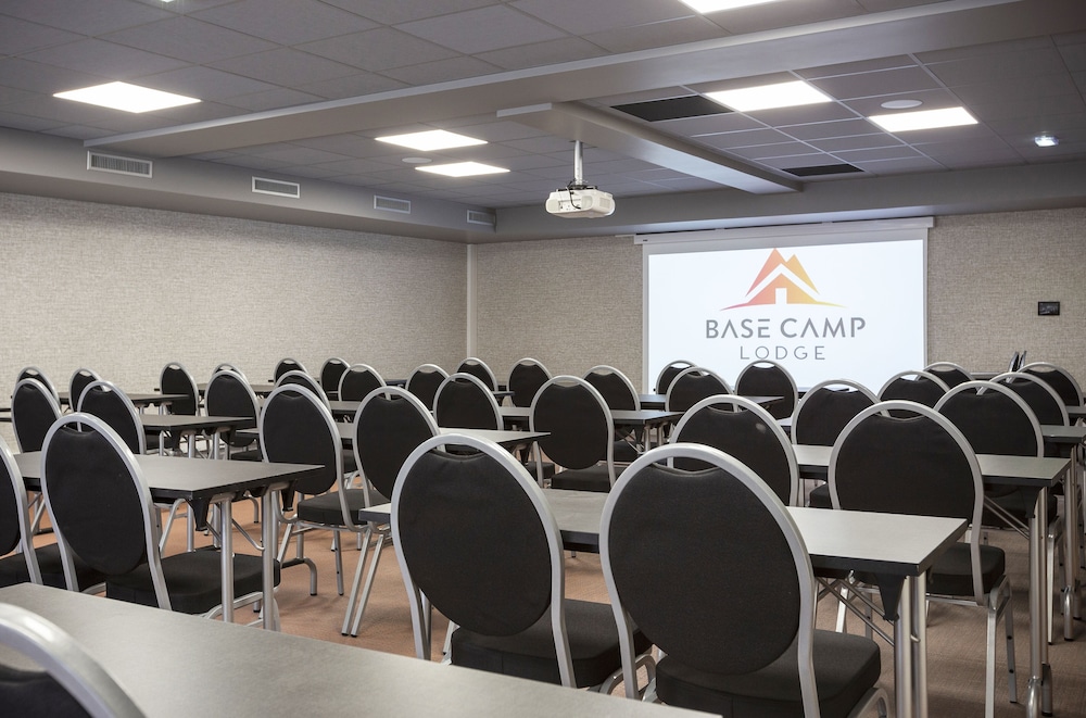 Base Camp Lodge 41/50