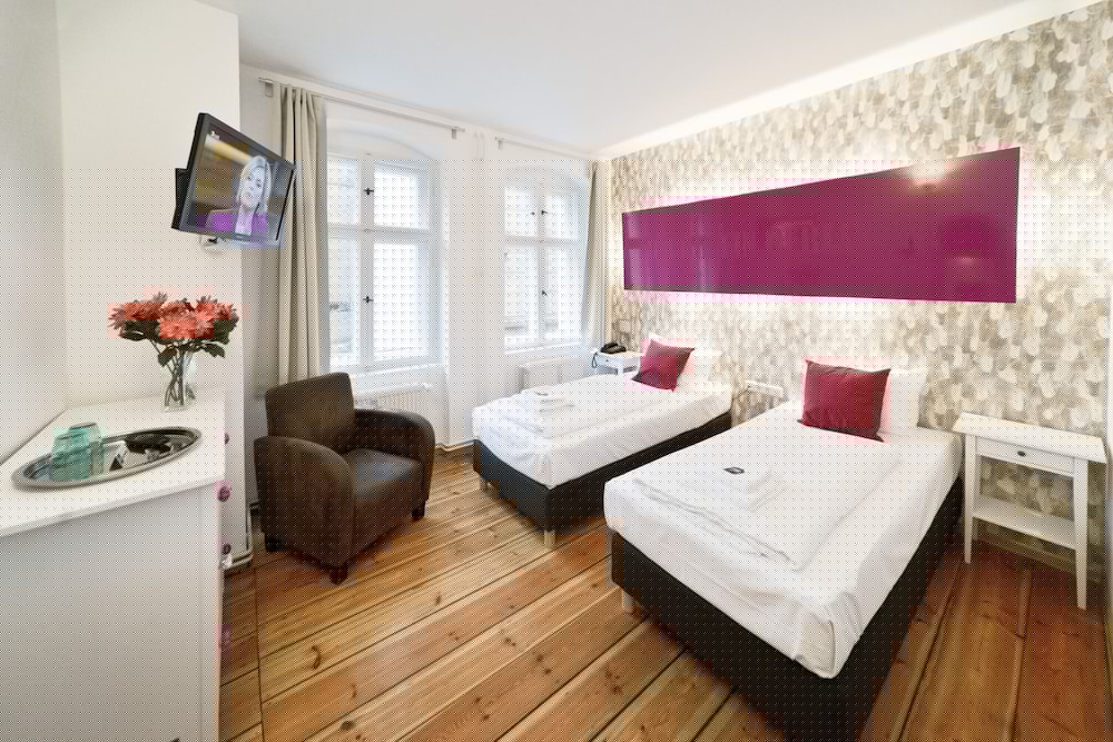 Old Town Hotel 44/72