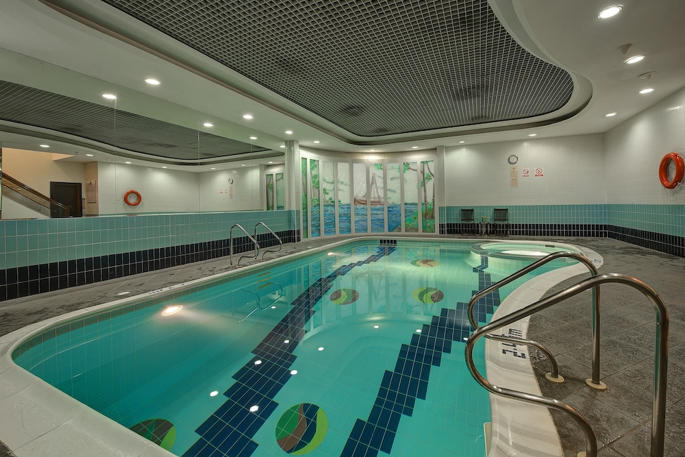 swimming pool spa