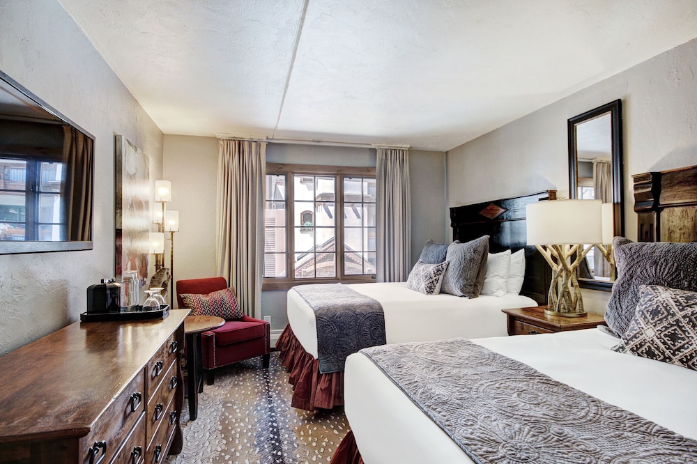 STANDARD, 2 DOUBLE BEDS