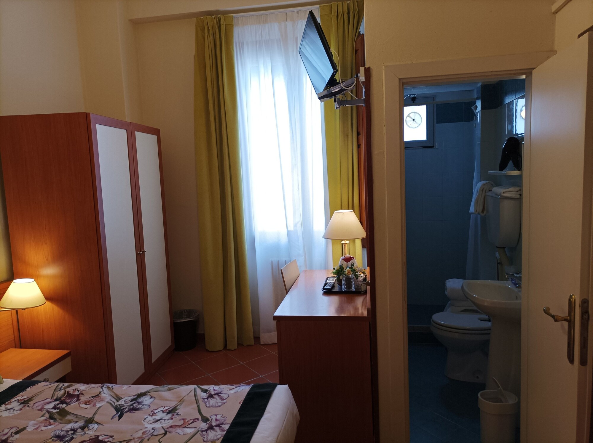 Old, Economy, Single, Single Bed، Hotel Maxim 4/7