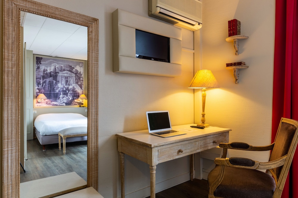 HOTEL DE FRANCE 44/55