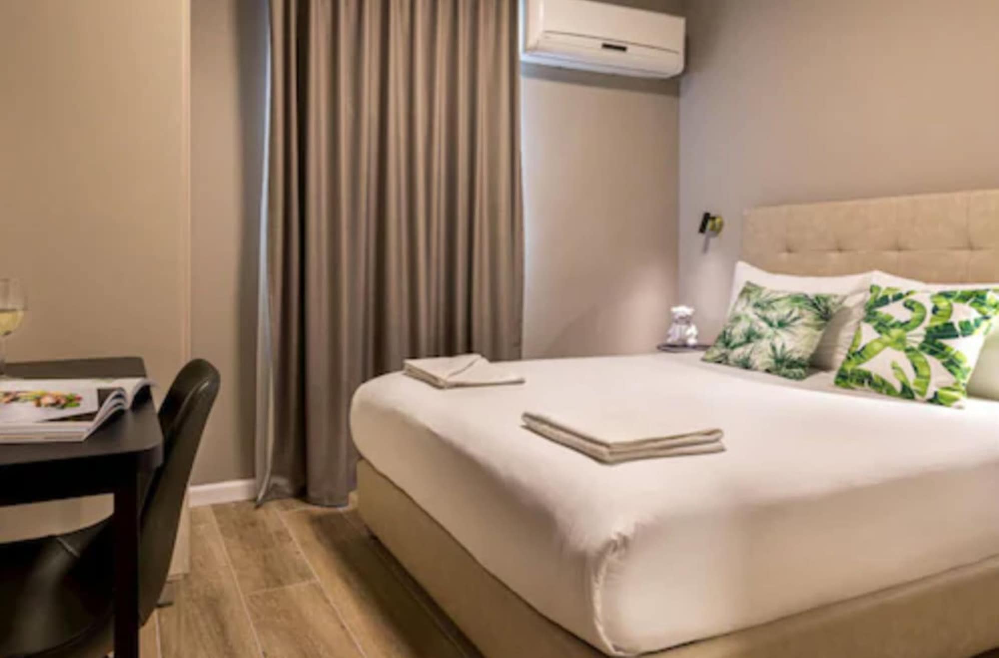 ECONOMY, QUEEN BED