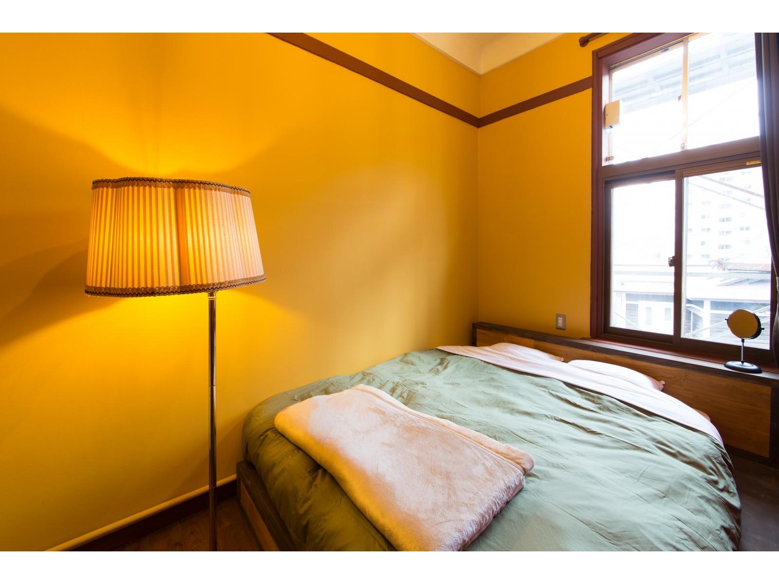 Room, Queen Bed, Shared Bathroom