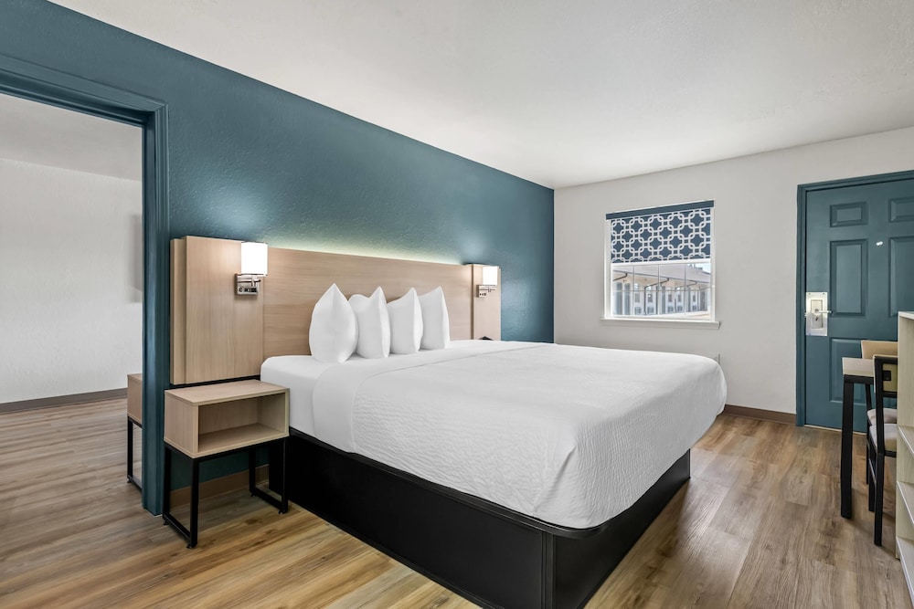 Upgrade, Efficiency, Suite, 2 King Beds