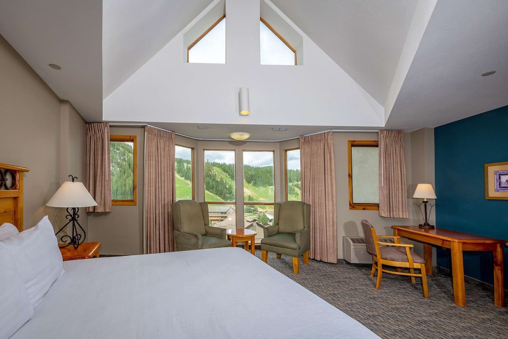 Winter Park Mountain Lodge 11/37