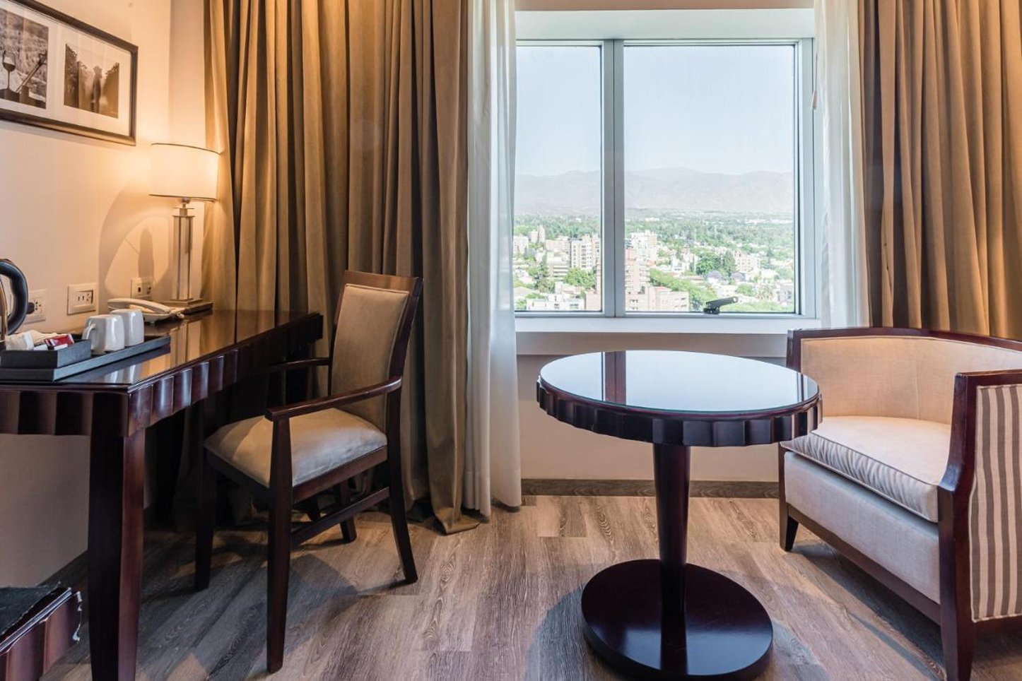 Diplomatic Hotel 17/22