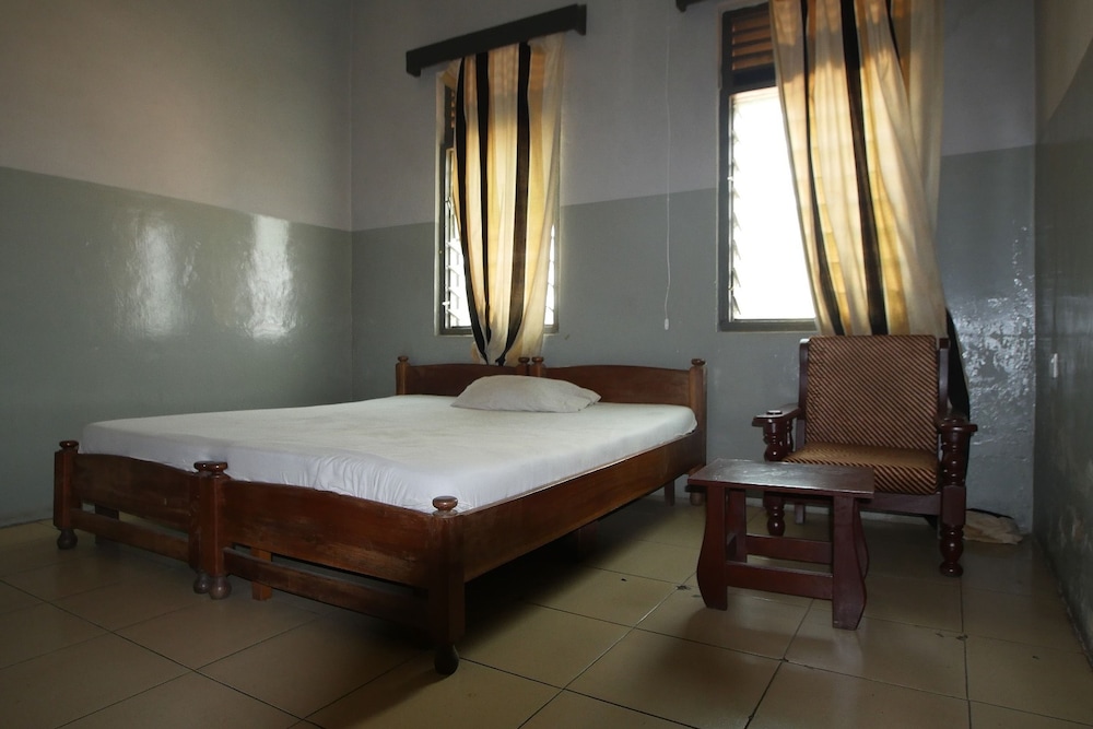 St. Sam Hotel Kamusi 7/20