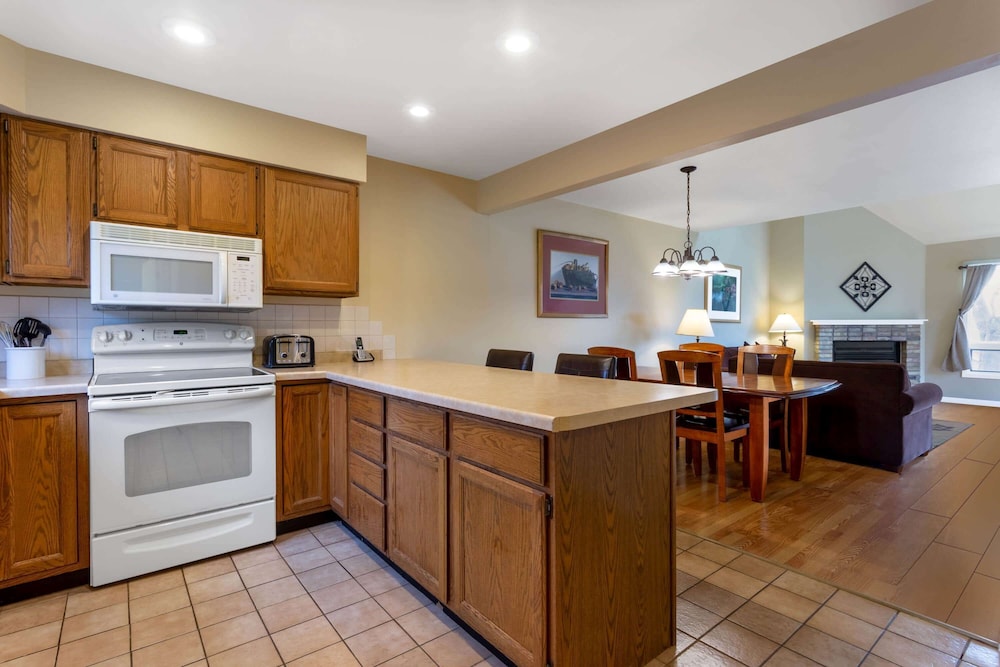 Tamarack Wisconsin Dells a Ramada by Wyndham 4/50